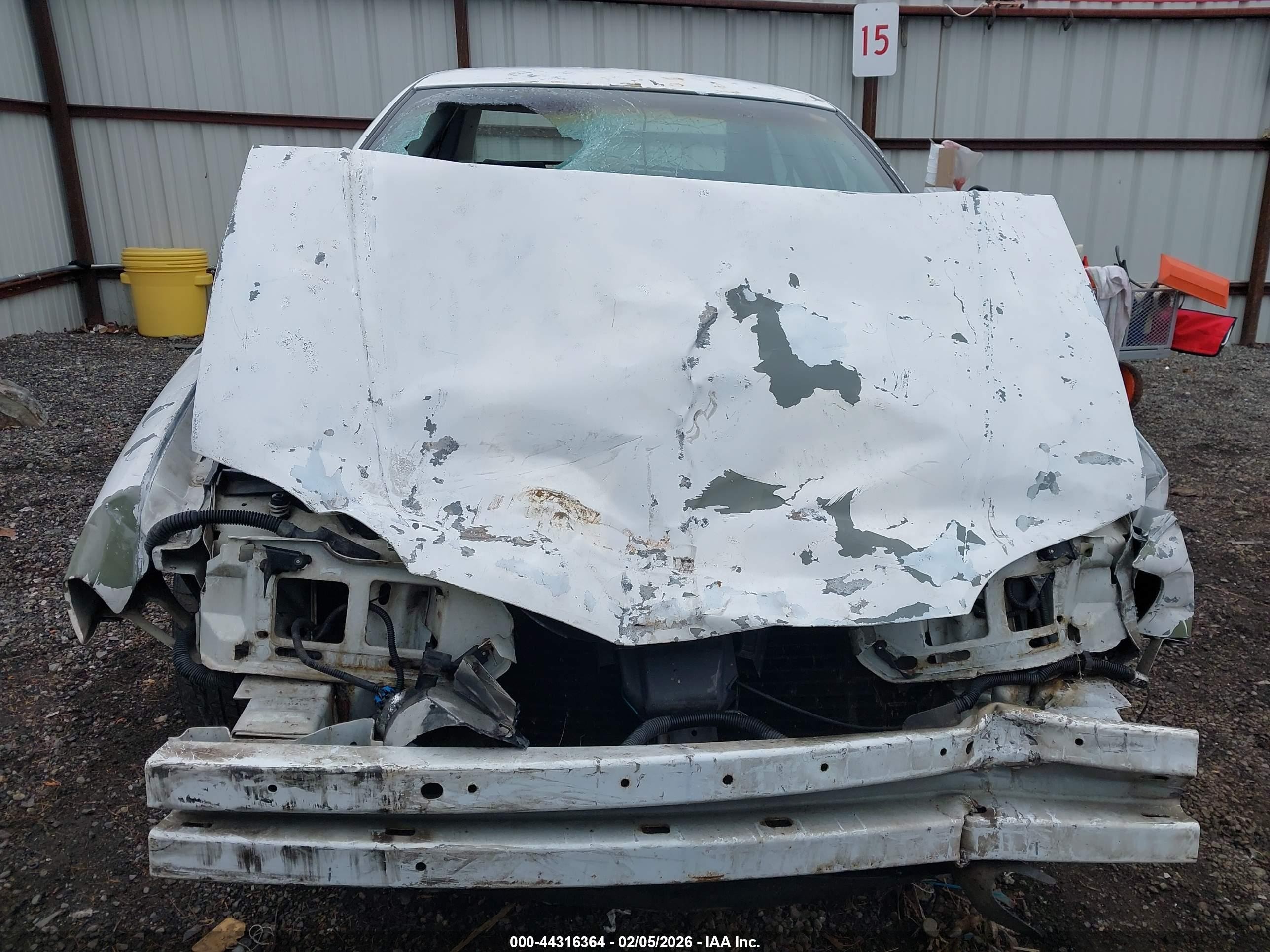 1996 Chevrolet Lumina   White vin: 2G1WL52M4T1197707