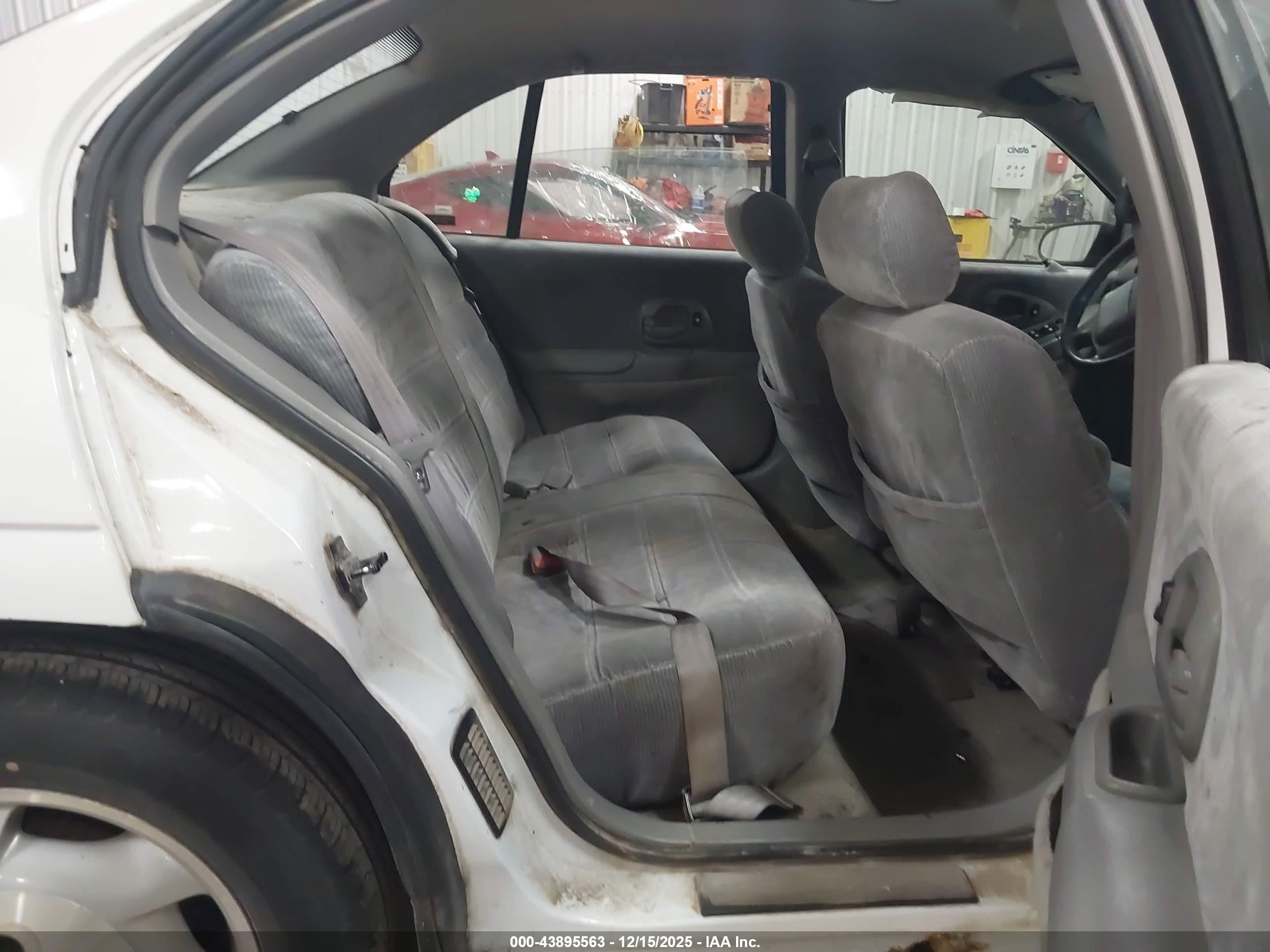 1995 Chevrolet Lumina   White vin: 2G1WL52M5S1130970