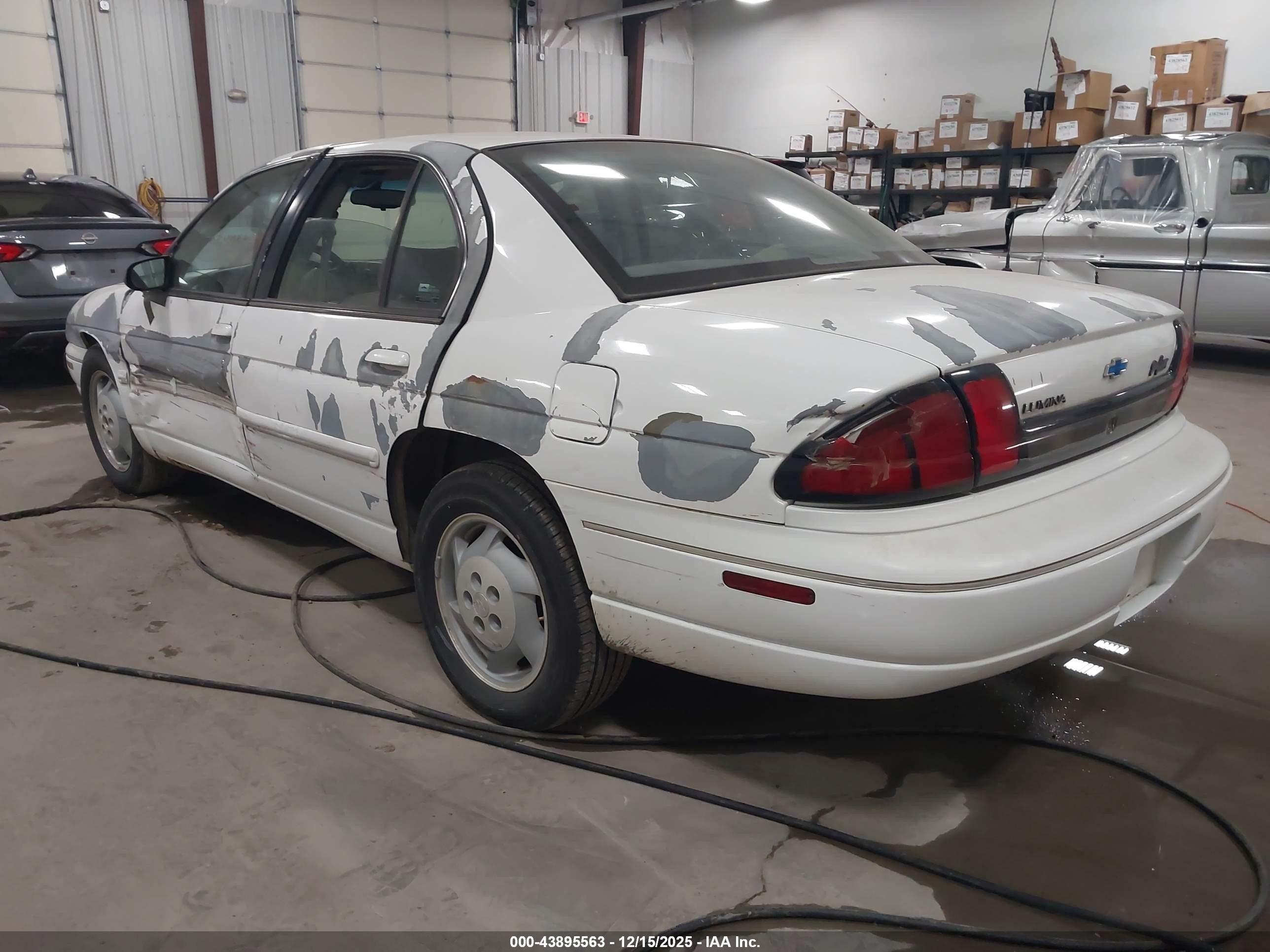 1995 Chevrolet Lumina   White vin: 2G1WL52M5S1130970