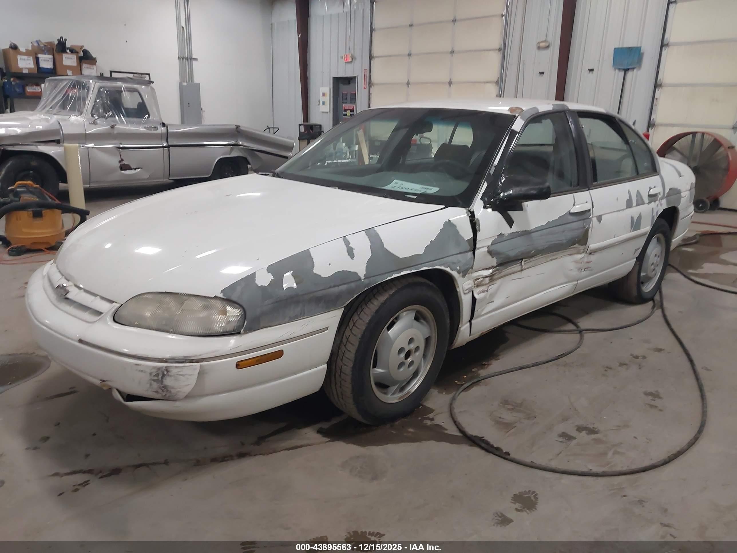 1995 Chevrolet Lumina   White vin: 2G1WL52M5S1130970