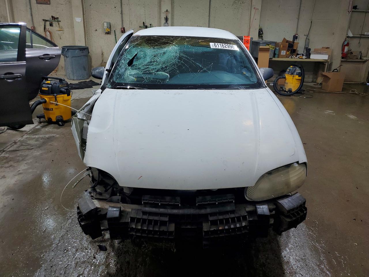 1995 Chevrolet Lumina White vin: 2G1WL52M5S1161250