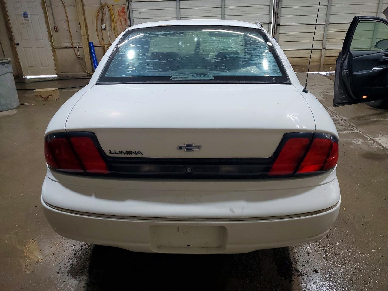 1995 Chevrolet Lumina White vin: 2G1WL52M5S1161250