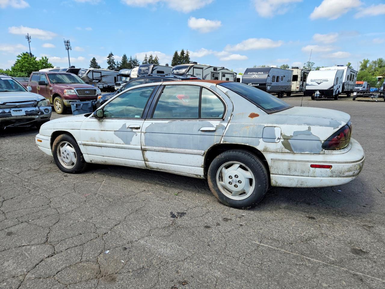 1997 Chev Lumina Base White vin: 2G1WL52M6V1159737