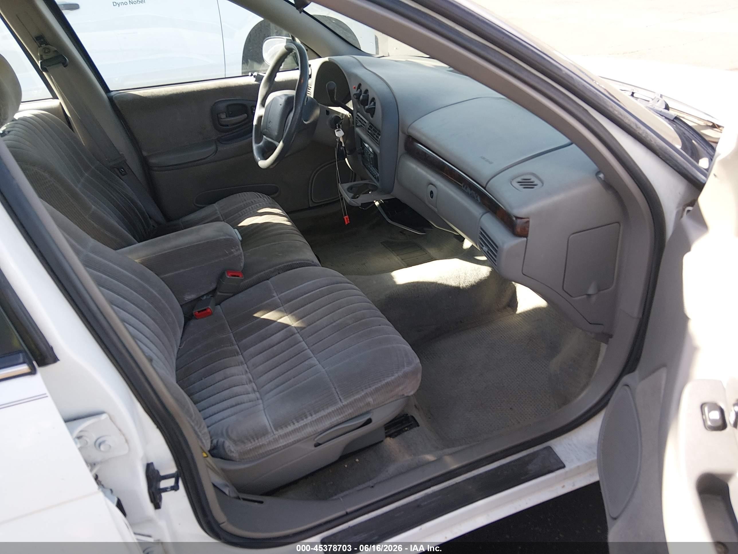 1999 Chevrolet Lumina   White vin: 2G1WL52M6X1105289