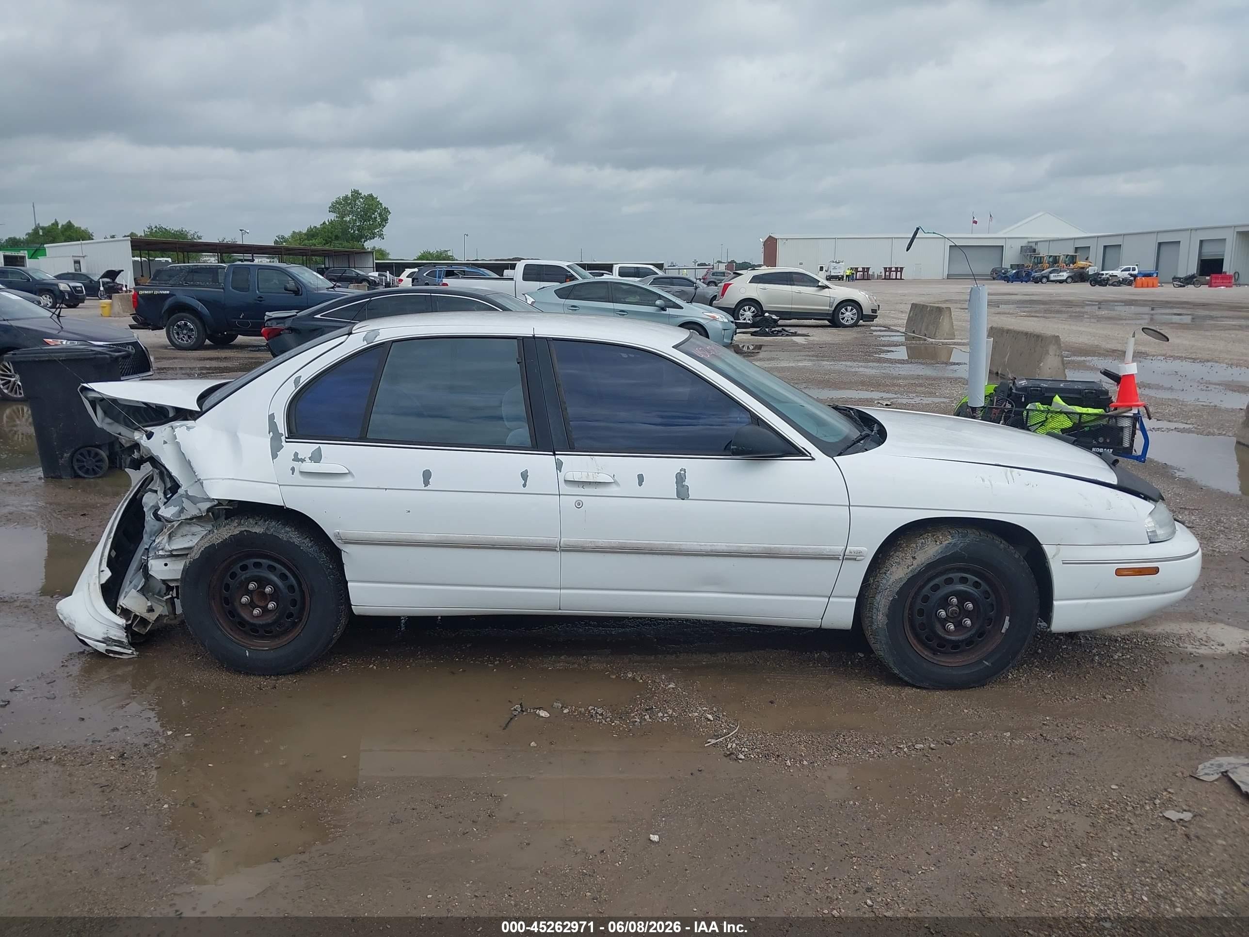 1996 Chevrolet Lumina   White vin: 2G1WL52M7T1133094