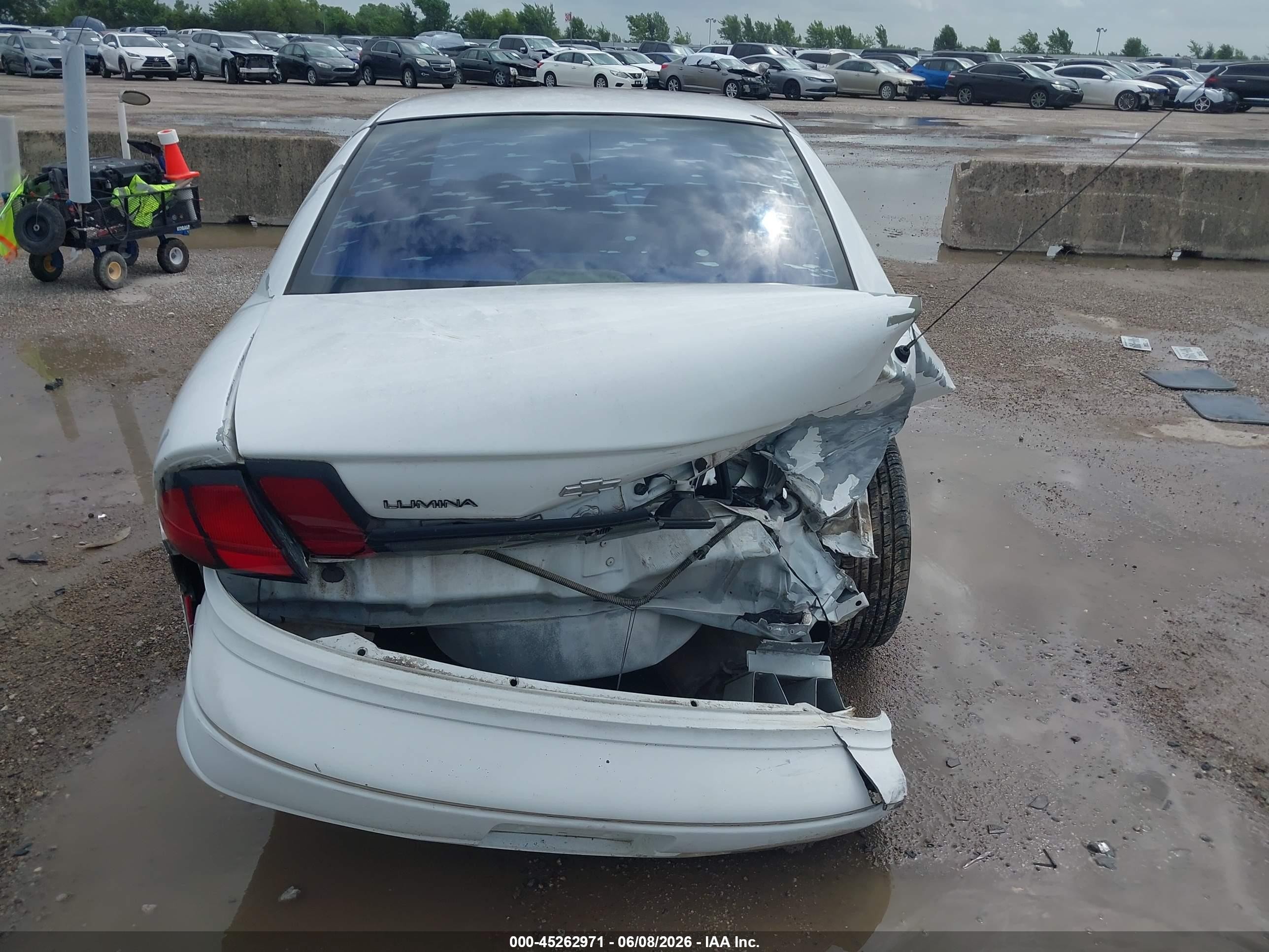 1996 Chevrolet Lumina   White vin: 2G1WL52M7T1133094