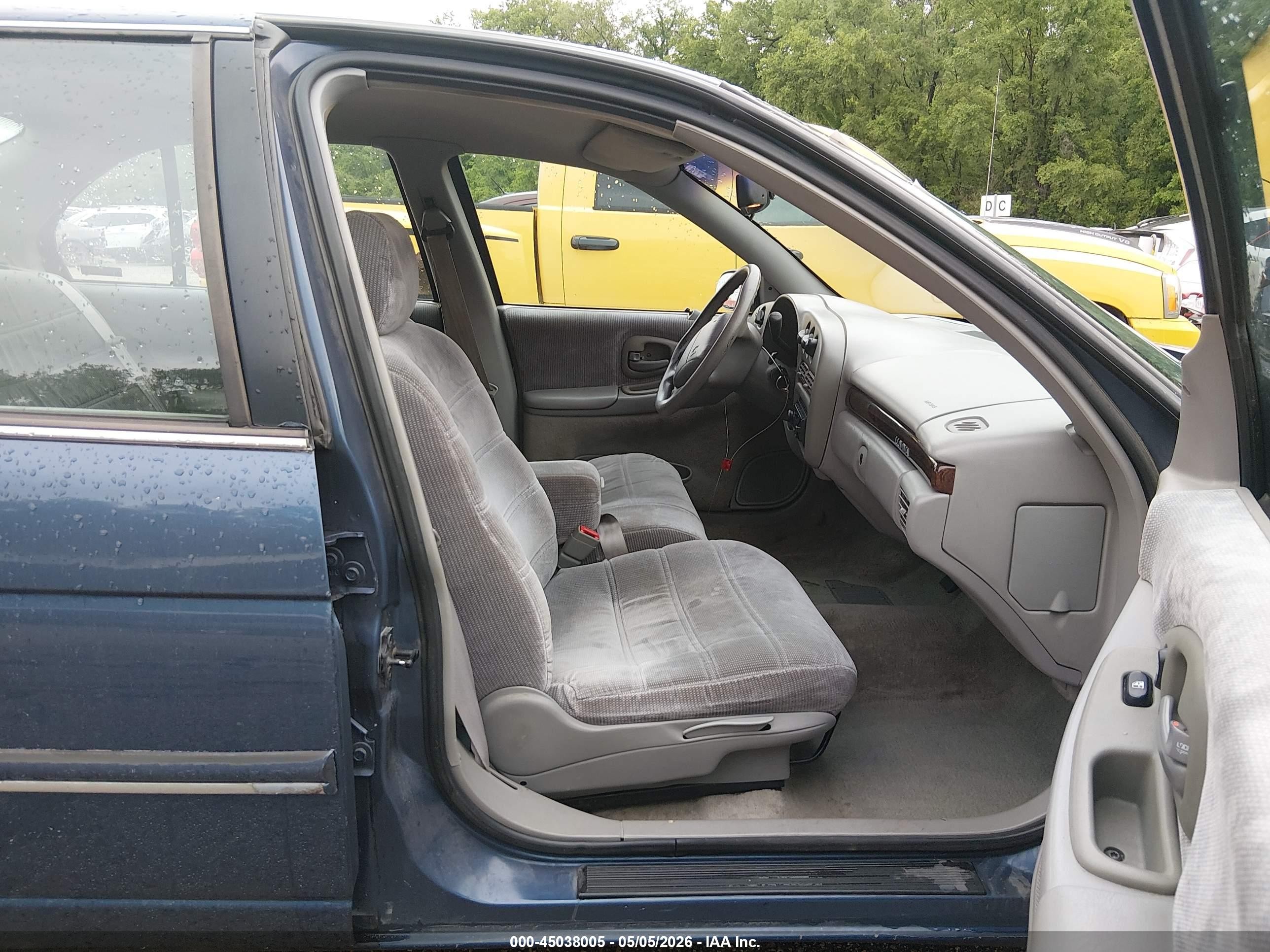 1995 Chevrolet Lumina   Blue vin: 2G1WL52M8S9131502