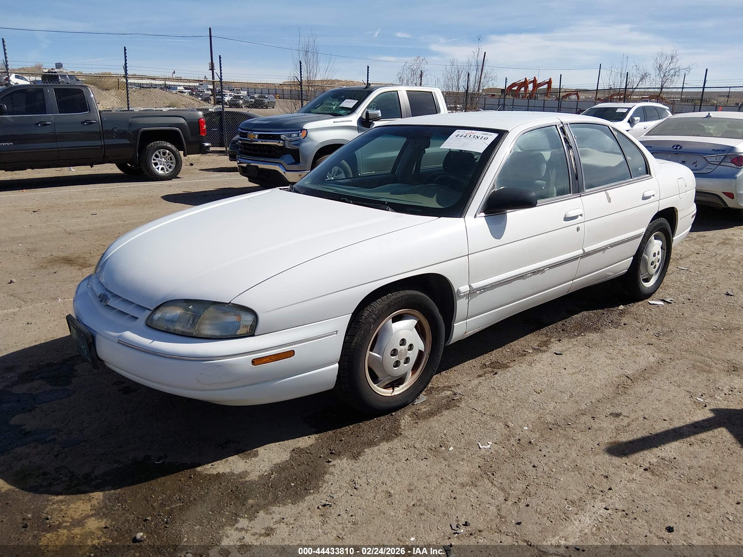 1995 Chevrolet Lumina   White vin: 2G1WL52M9S9112375