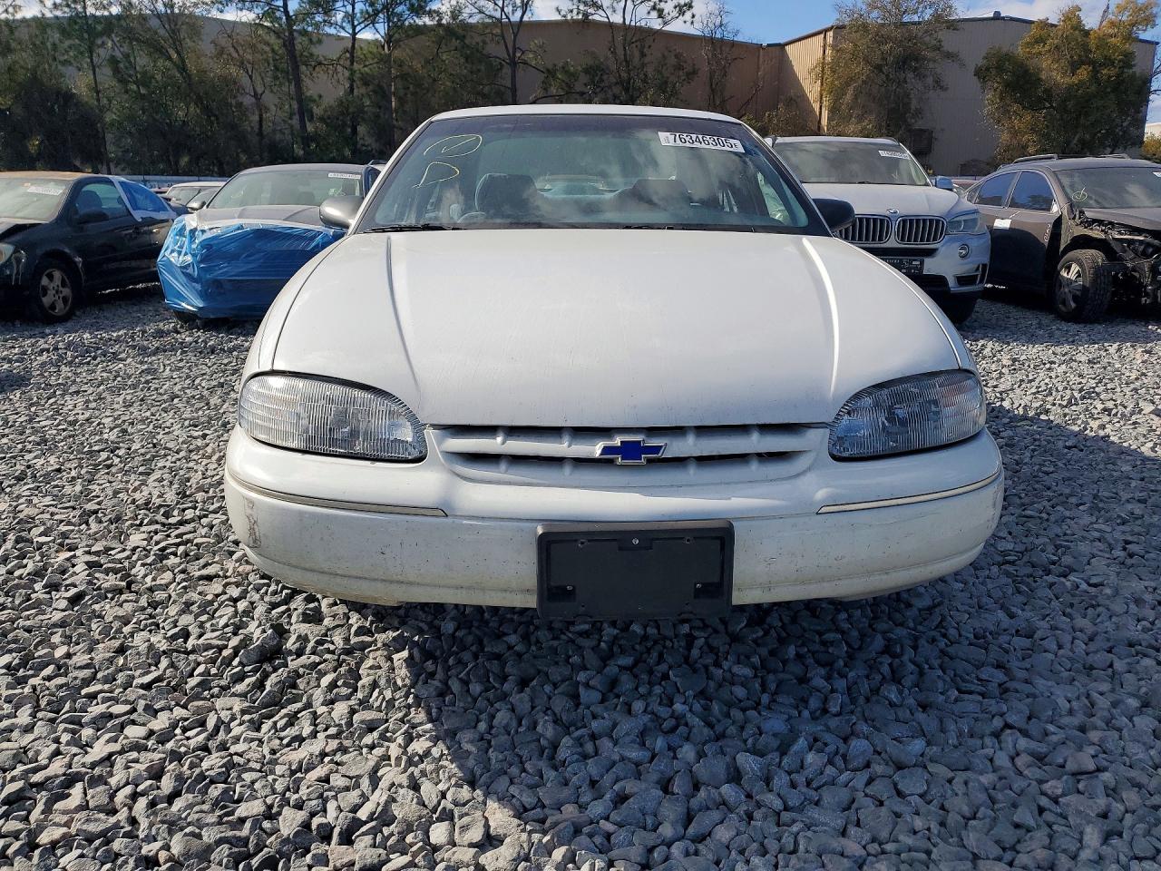 1996 Chev Lumina White vin: 2G1WL52M9T1143836