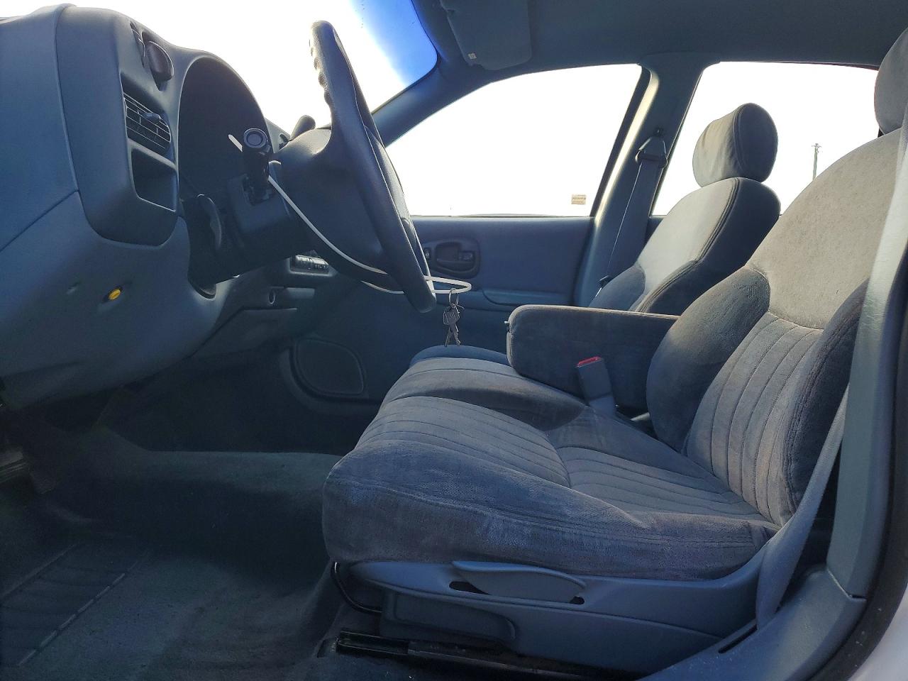 1996 Chev Lumina White vin: 2G1WL52M9T1143836