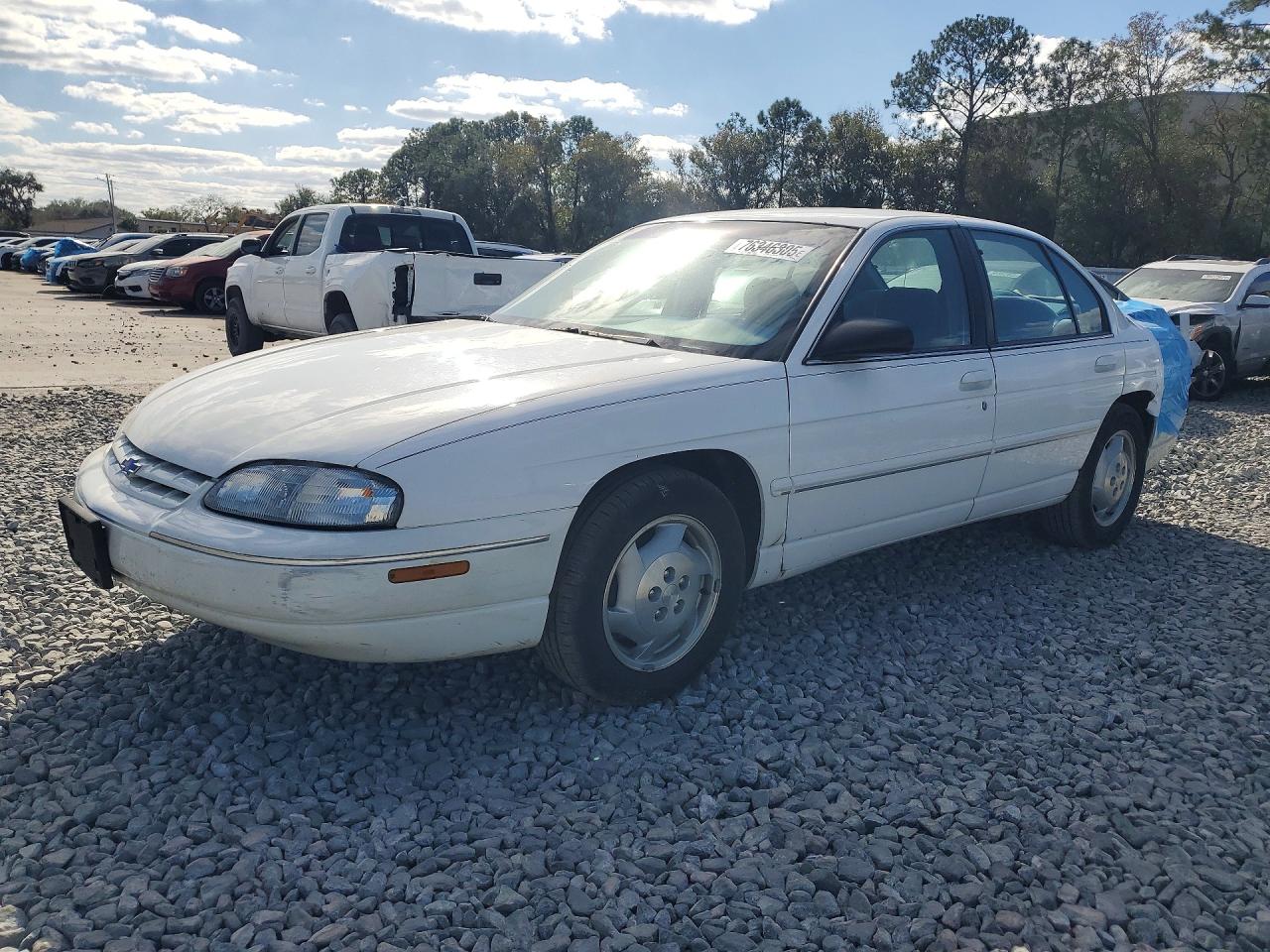 1996 Chev Lumina White vin: 2G1WL52M9T1143836