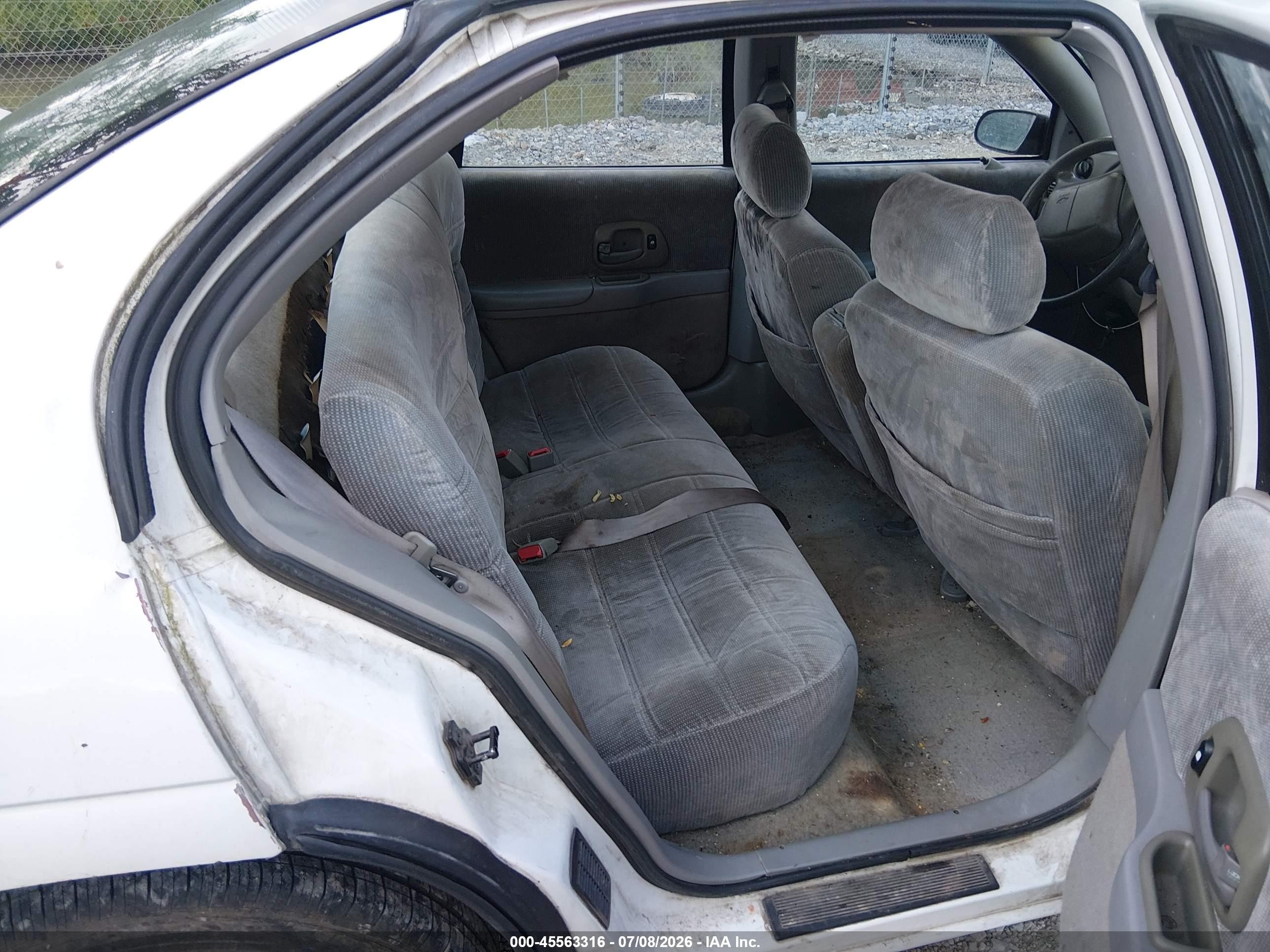 1995 Chevrolet Lumina   White vin: 2G1WL52MXS1101982