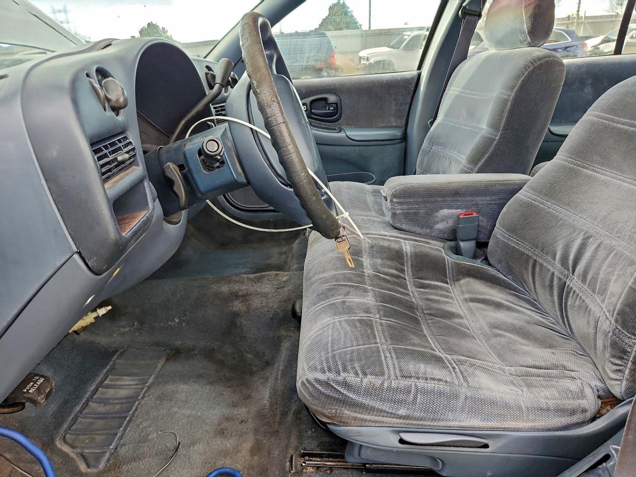 1995 Chevrolet Lumina White vin: 2G1WL52MXS9253505