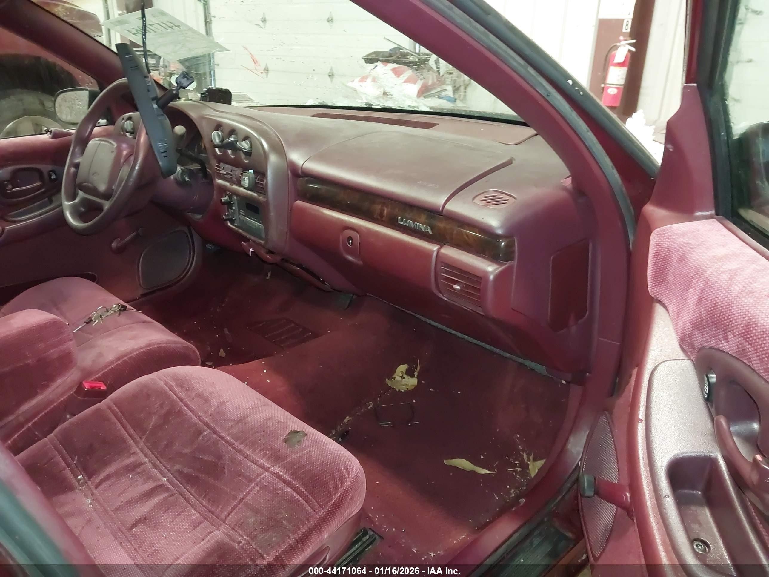 1996 Chevrolet Lumina   Red vin: 2G1WL52MXT1112224