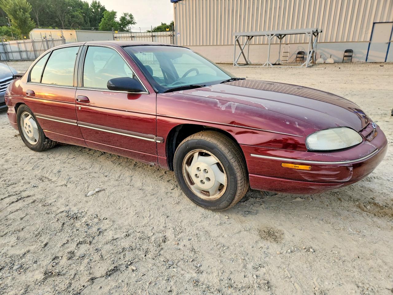 1998 Chevrolet Lumina Base Burgundy vin: 2G1WL52MXW1120229