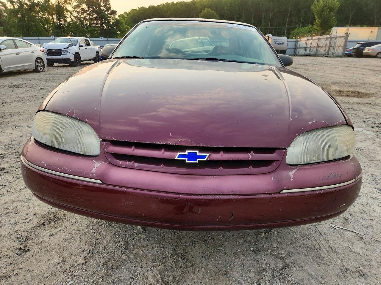 1998 Chevrolet Lumina Base Burgundy vin: 2G1WL52MXW1120229