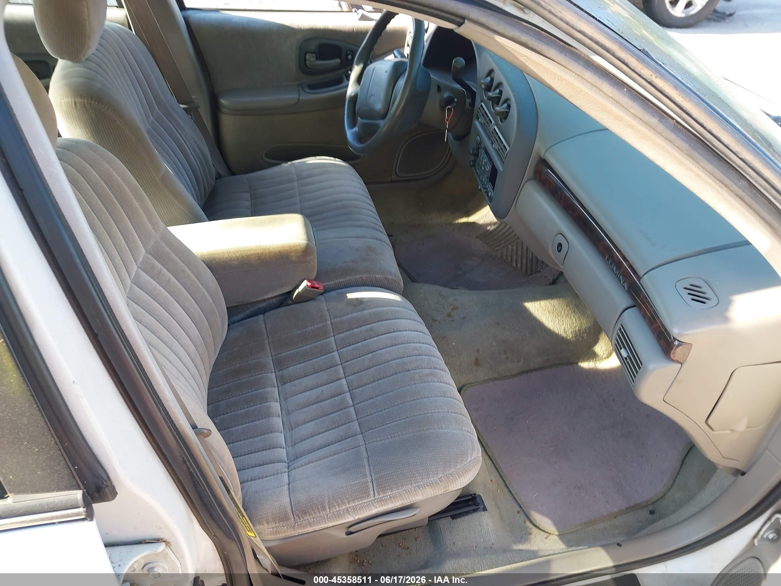 1998 Chevrolet Lumina   White vin: 2G1WL52MXW9123035