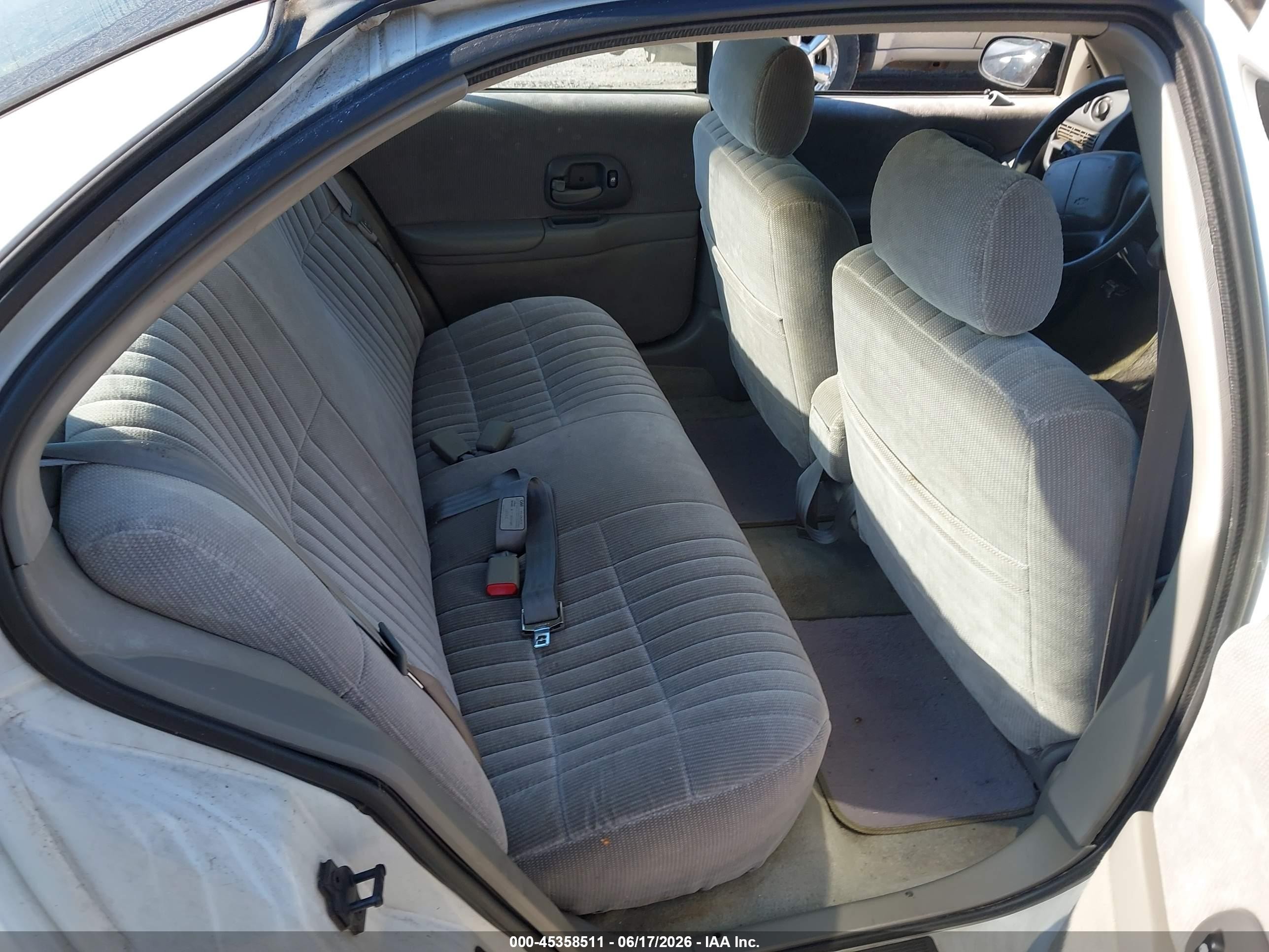 1998 Chevrolet Lumina   White vin: 2G1WL52MXW9123035
