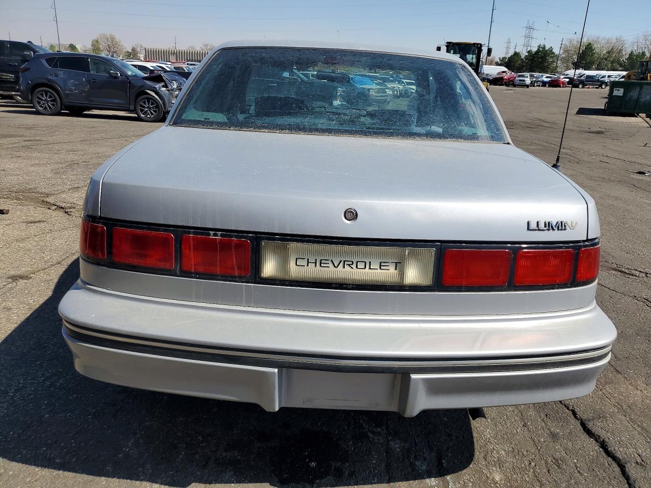 1992 Chevrolet Lumina Silver vin: 2G1WL54T5N1147714