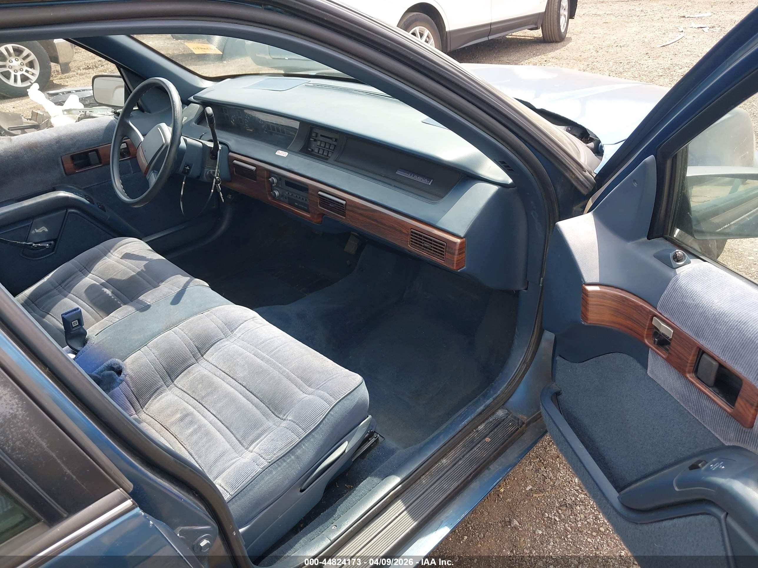 1990 Chevrolet Lumina   Blue vin: 2G1WL54T6L1177740