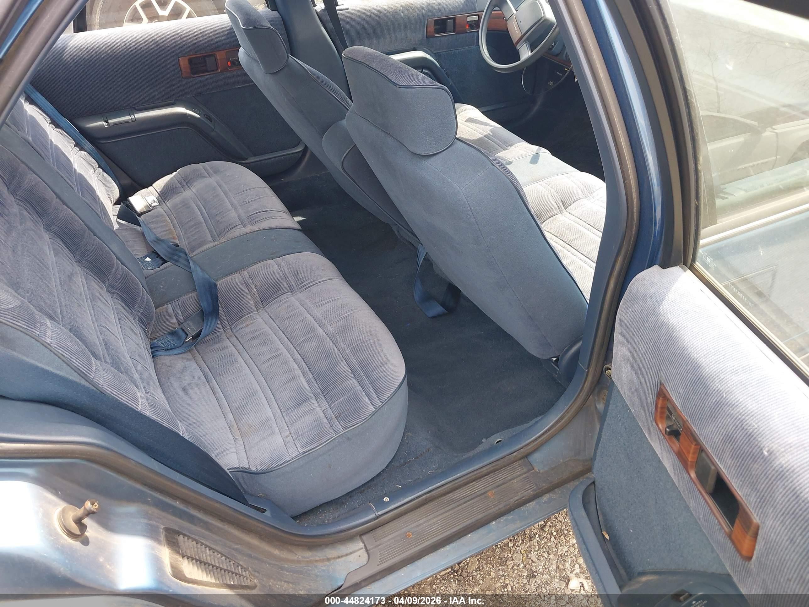 1990 Chevrolet Lumina   Blue vin: 2G1WL54T6L1177740
