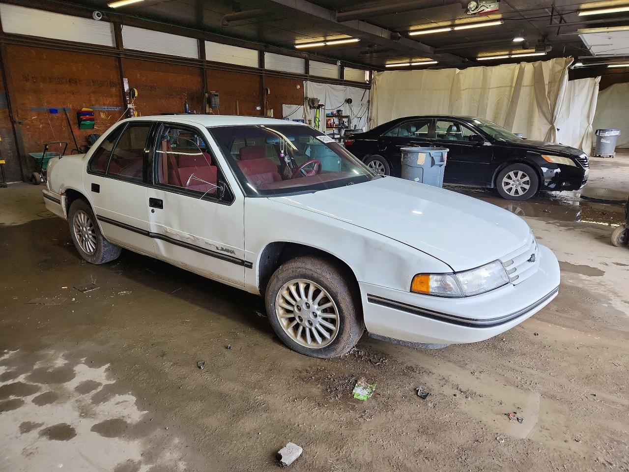 1994 Chevrolet Lumina White vin: 2G1WL54T6R1102710