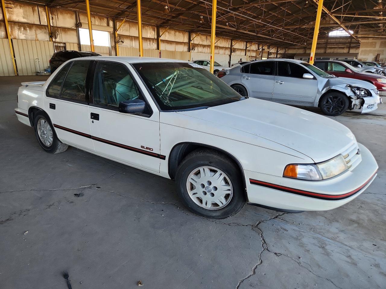 1992 Chevrolet Lumina Euro White vin: 2G1WN54T0N9220726