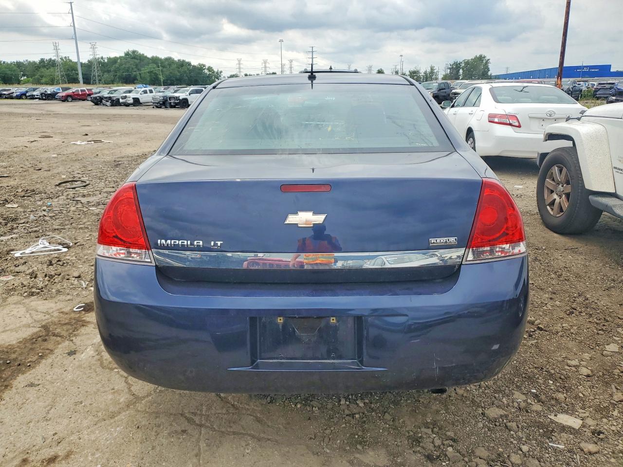 2009 Chevrolet Impala 1lt Blue vin: 2G1WT57K091187188