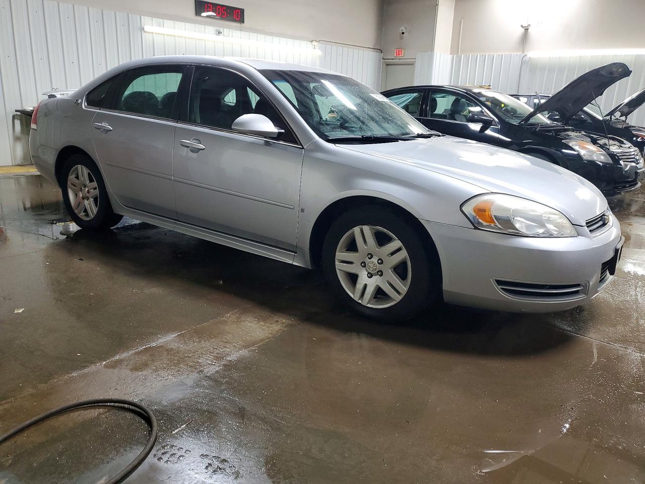 2009 Chevrolet Impala 1lt Silver vin: 2G1WT57K091318989