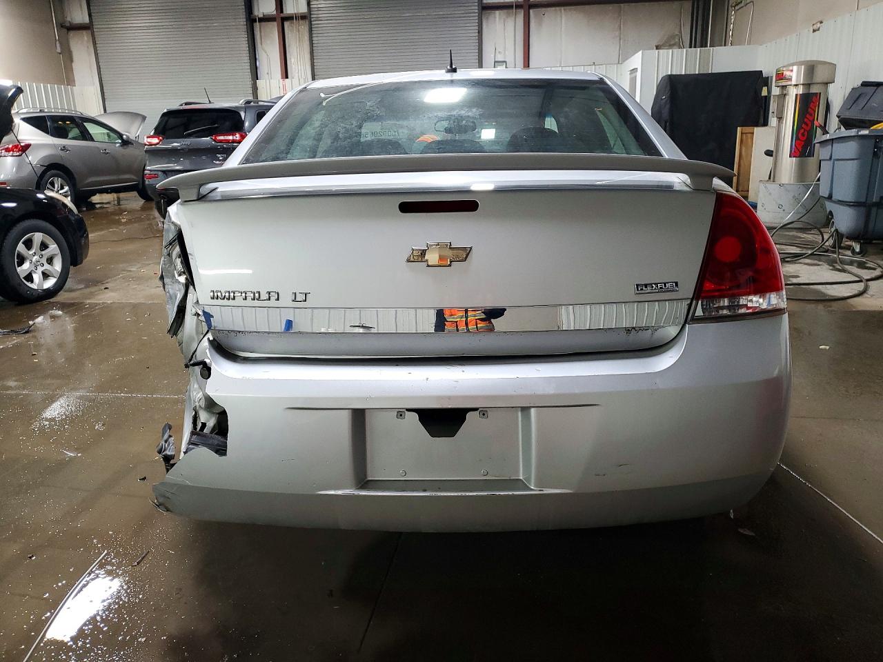 2009 Chevrolet Impala 1lt Silver vin: 2G1WT57K091318989