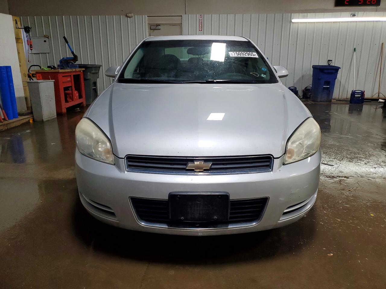 2009 Chevrolet Impala 1lt Silver vin: 2G1WT57K091318989