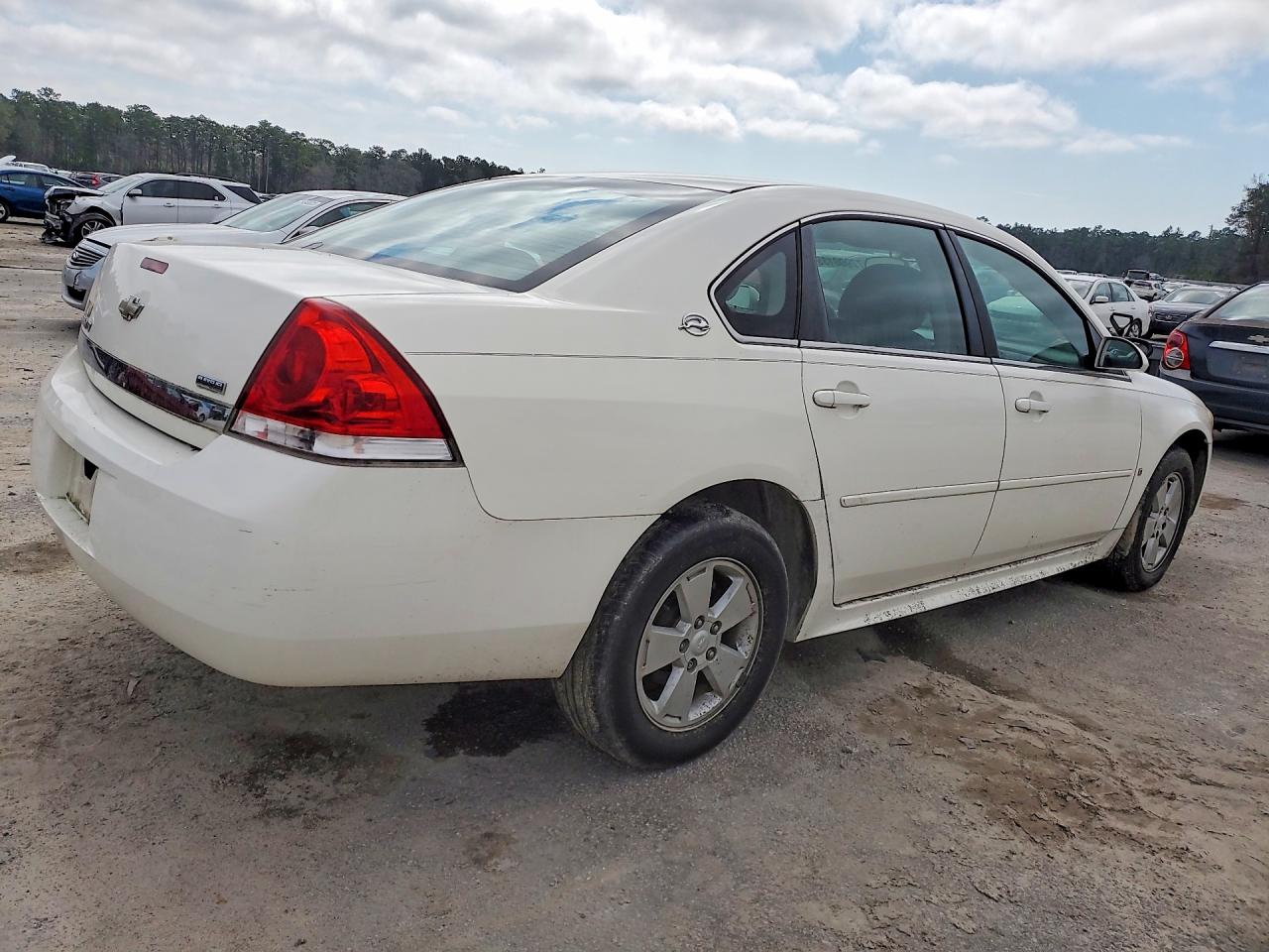 2009 Chevrolet Impala 1lt White vin: 2G1WT57K191116503