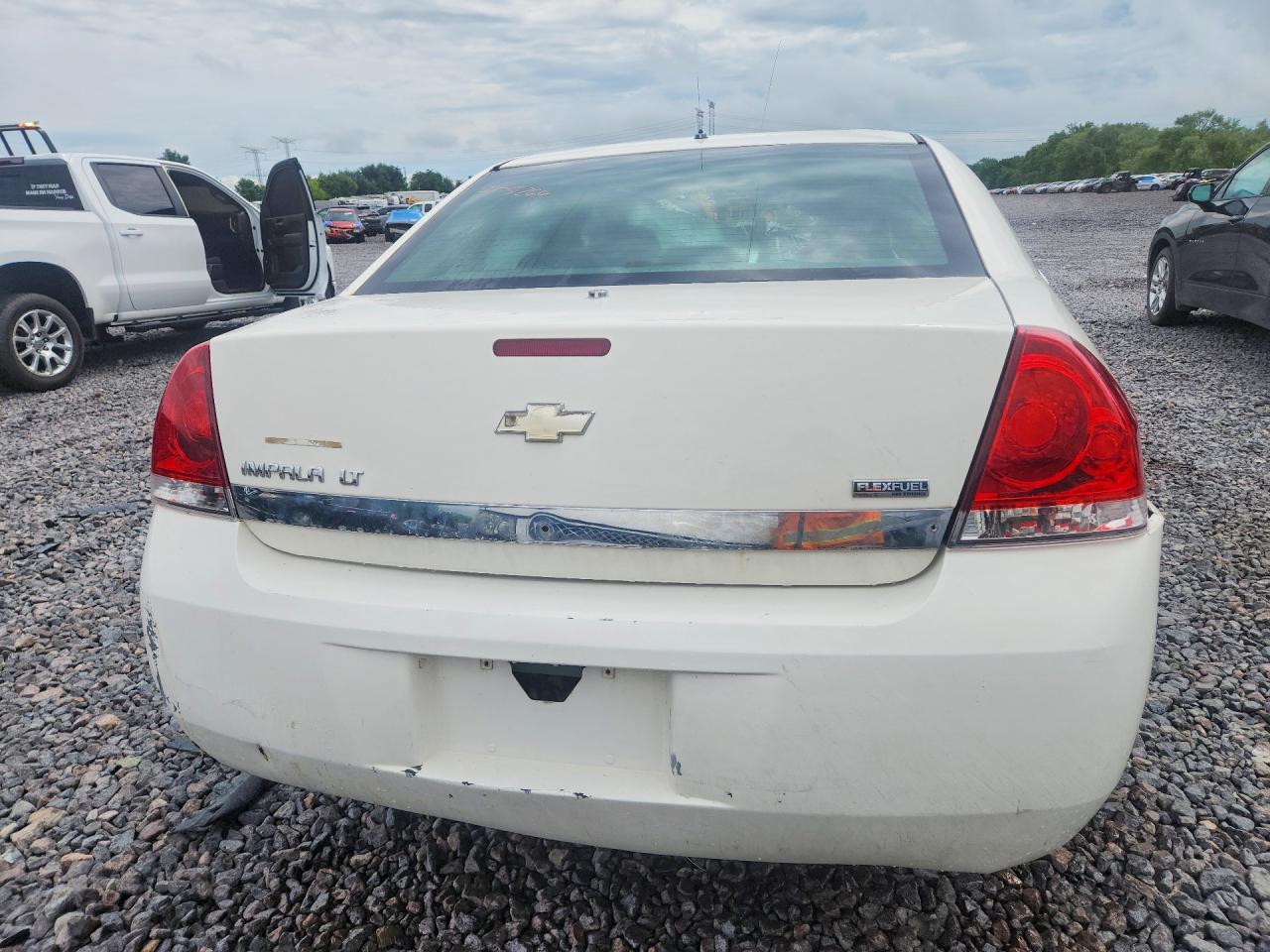 2009 Chevrolet Impala 1lt Белый vin: 2G1WT57K191119272