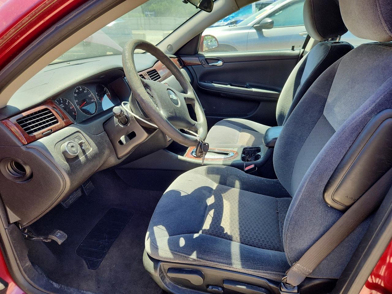 2009 Chevrolet Impala 1lt Red vin: 2G1WT57K191263162