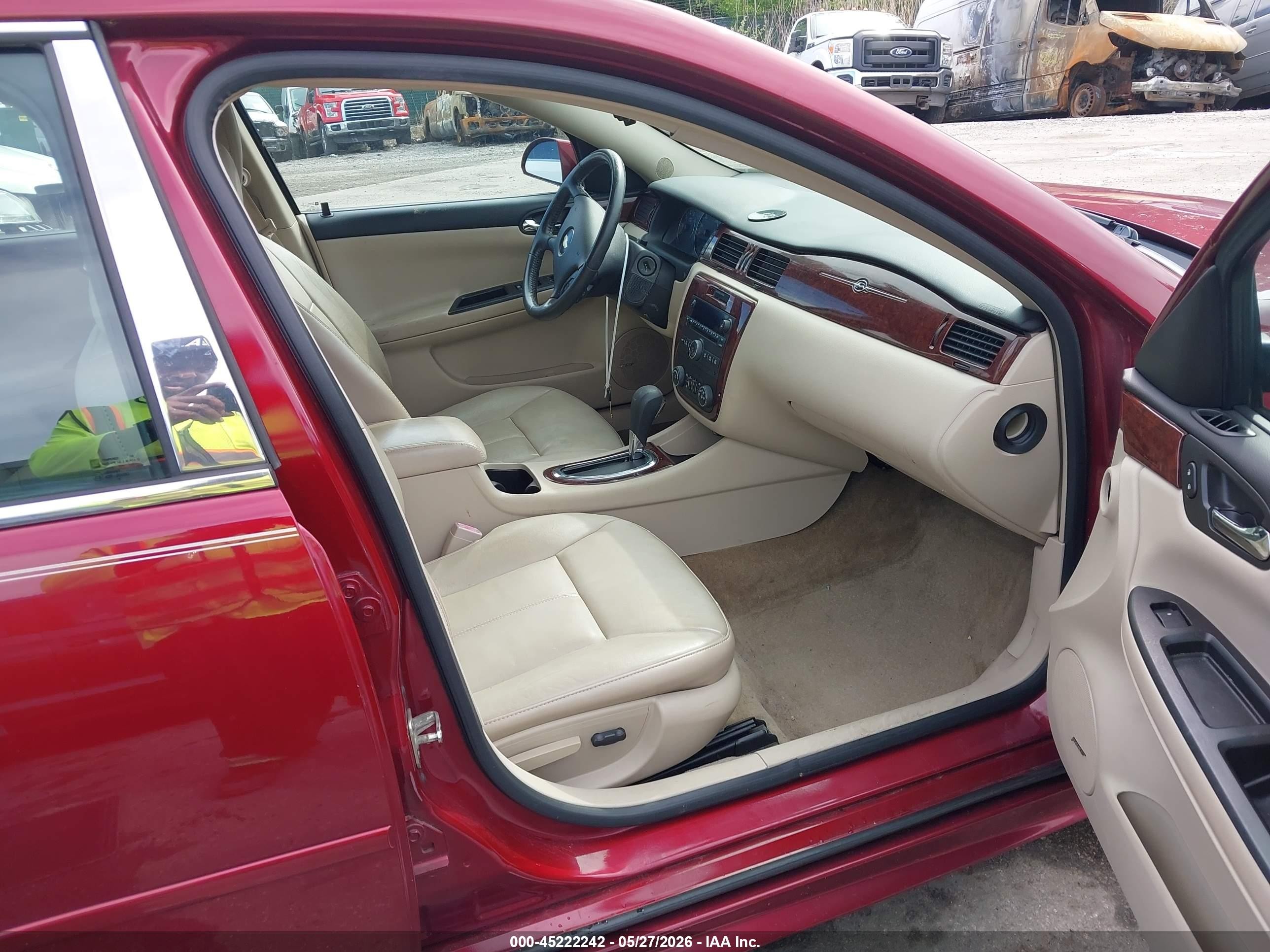2009 Chevrolet Impala Lt Red vin: 2G1WT57K391110136