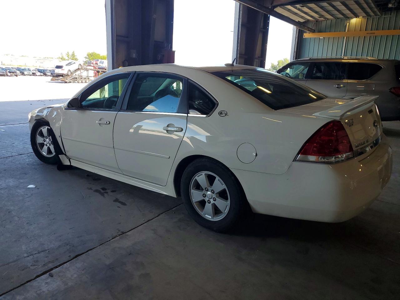 2009 Chevrolet Impala 1lt Белый vin: 2G1WT57K391252776