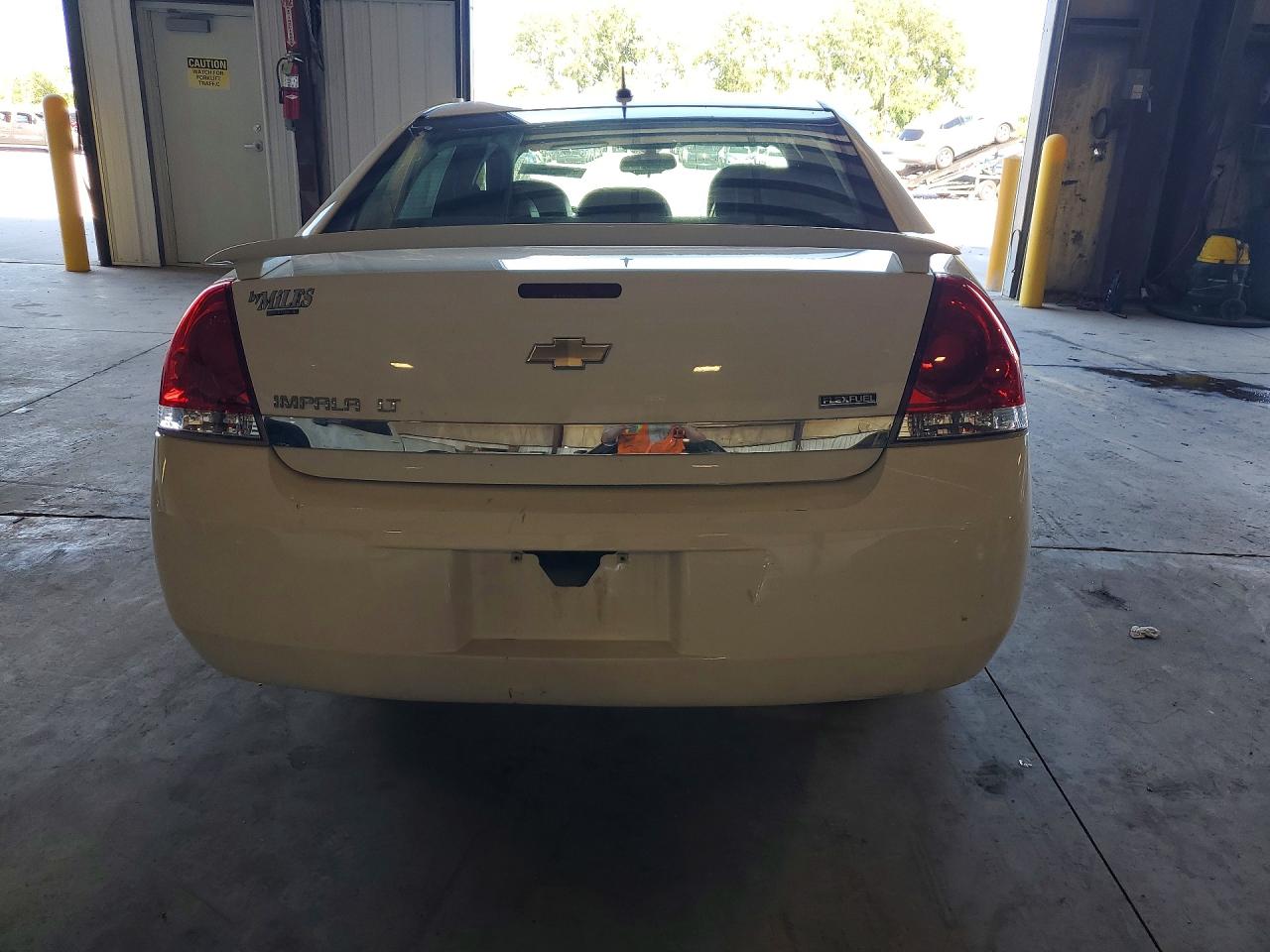 2009 Chevrolet Impala 1lt Белый vin: 2G1WT57K391252776