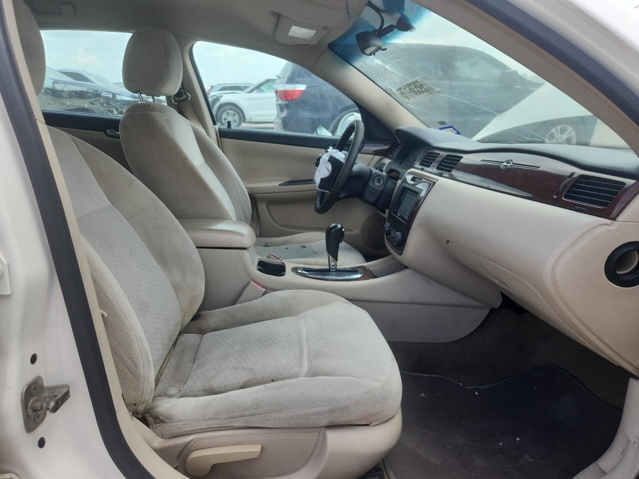 2009 Chevrolet Impala 1lt White vin: 2G1WT57K491162780