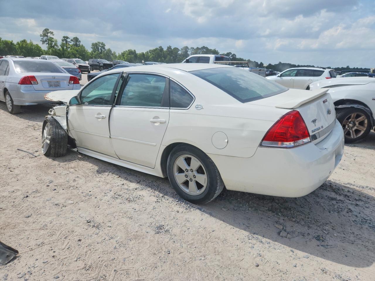 2009 Chevrolet Impala 1lt White vin: 2G1WT57K491162780