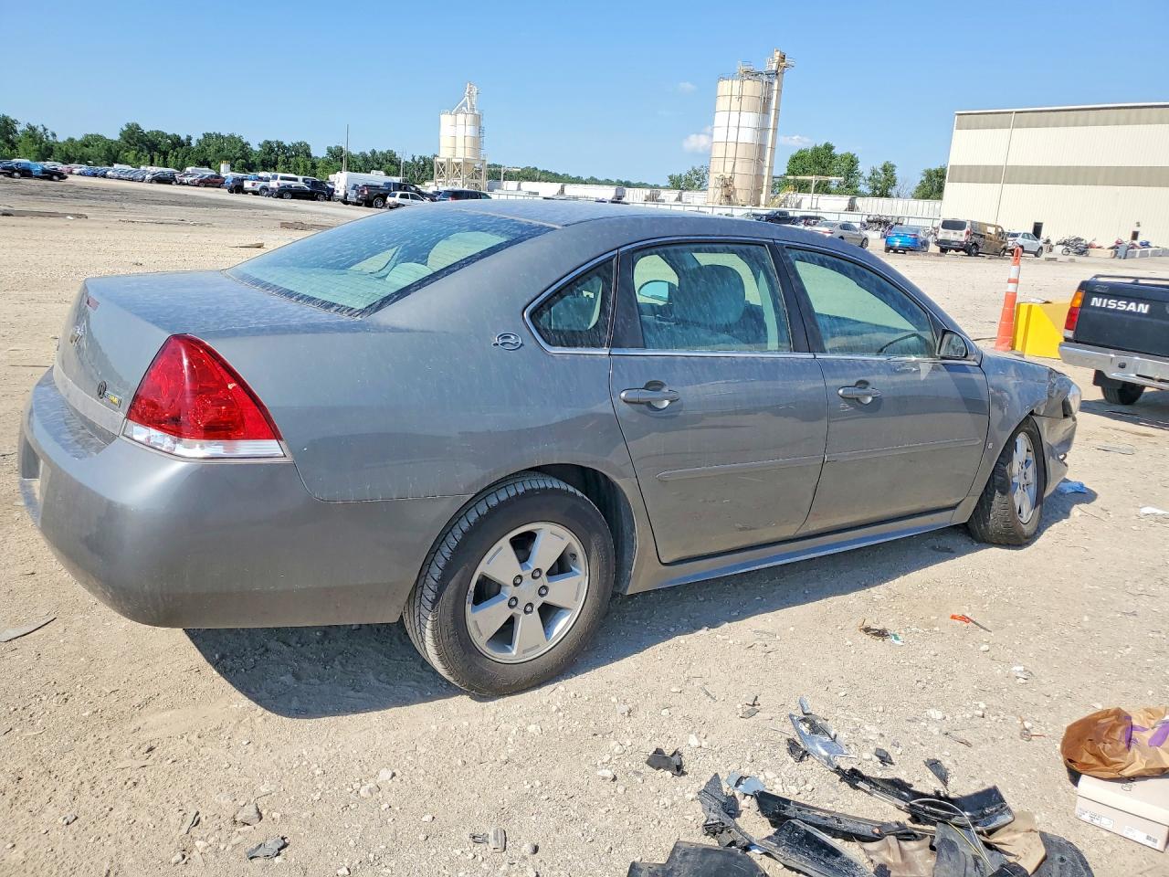 2009 Chevrolet Impala 1lt Silver vin: 2G1WT57K591205295
