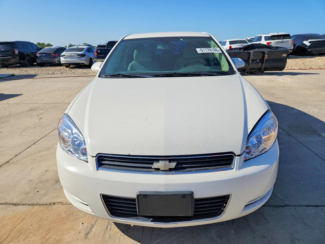 2009 Chevrolet Impala 1lt White vin: 2G1WT57K891232071