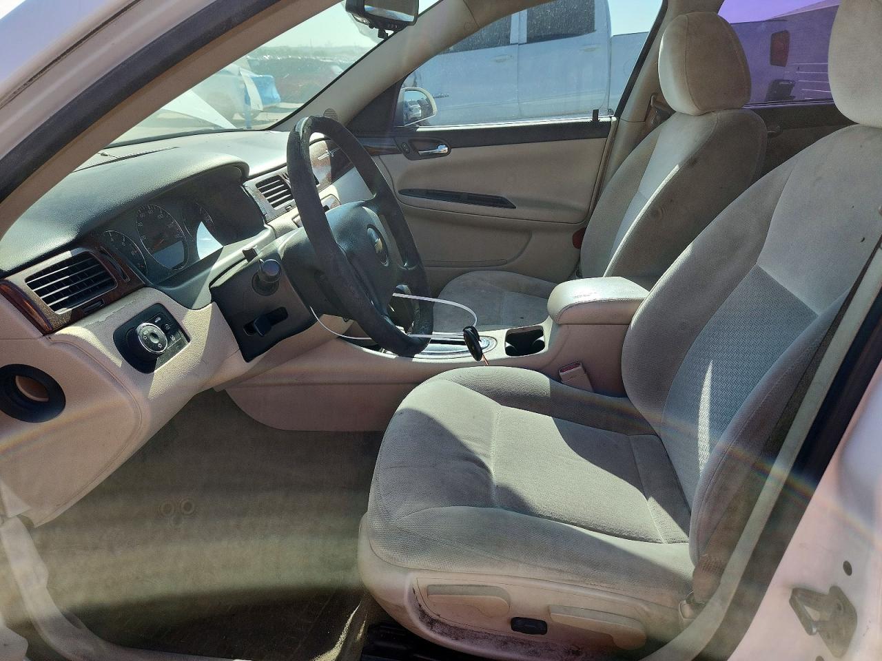 2009 Chevrolet Impala 1lt White vin: 2G1WT57K891232071