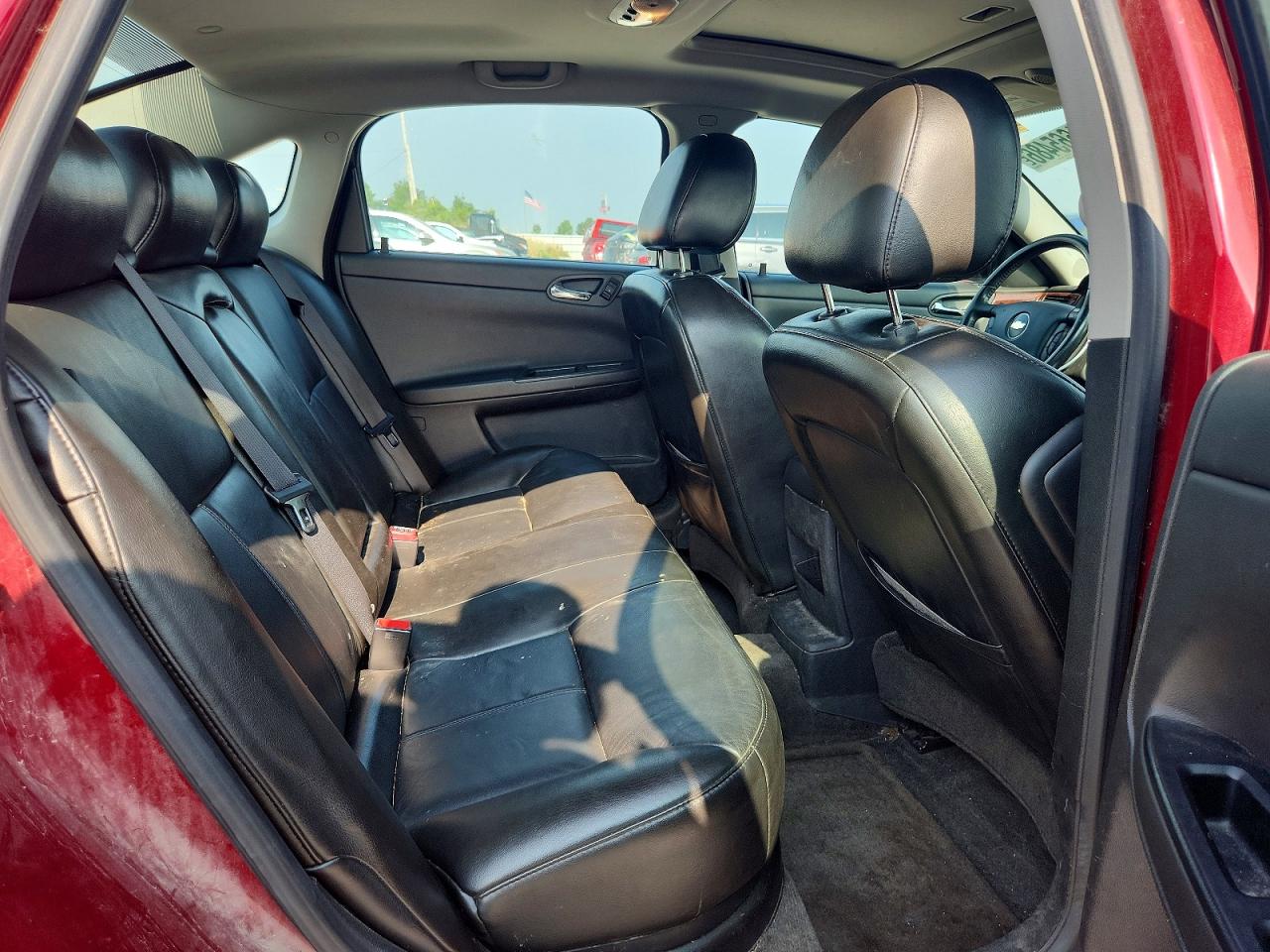 2009 Chevrolet Impala 1lt Burgundy vin: 2G1WT57K891245788
