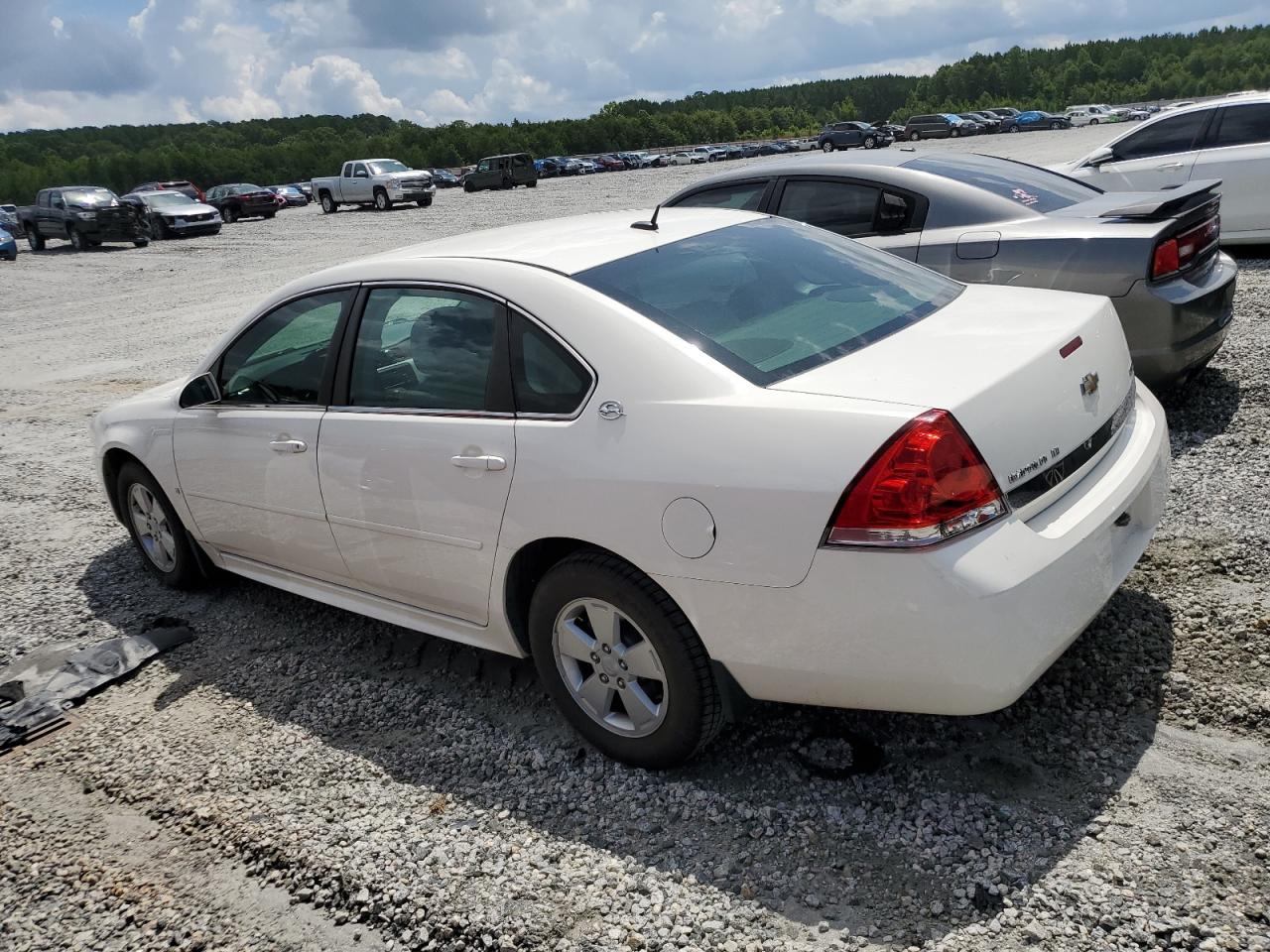 2009 Chevrolet Impala 1lt White vin: 2G1WT57K991235898