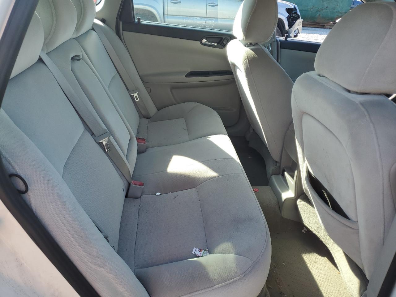 2009 Chevrolet Impala 1lt White vin: 2G1WT57K991235898