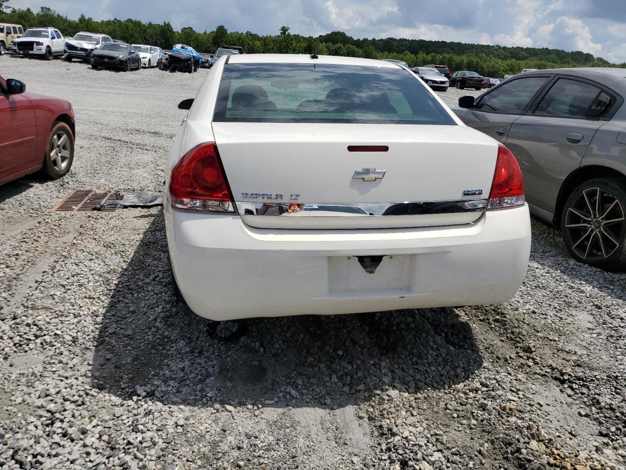 2009 Chevrolet Impala 1lt White vin: 2G1WT57K991235898