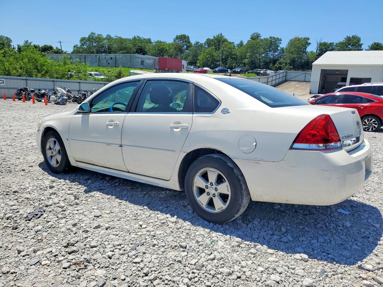 2009 Chevrolet Impala 1lt White vin: 2G1WT57K991248201