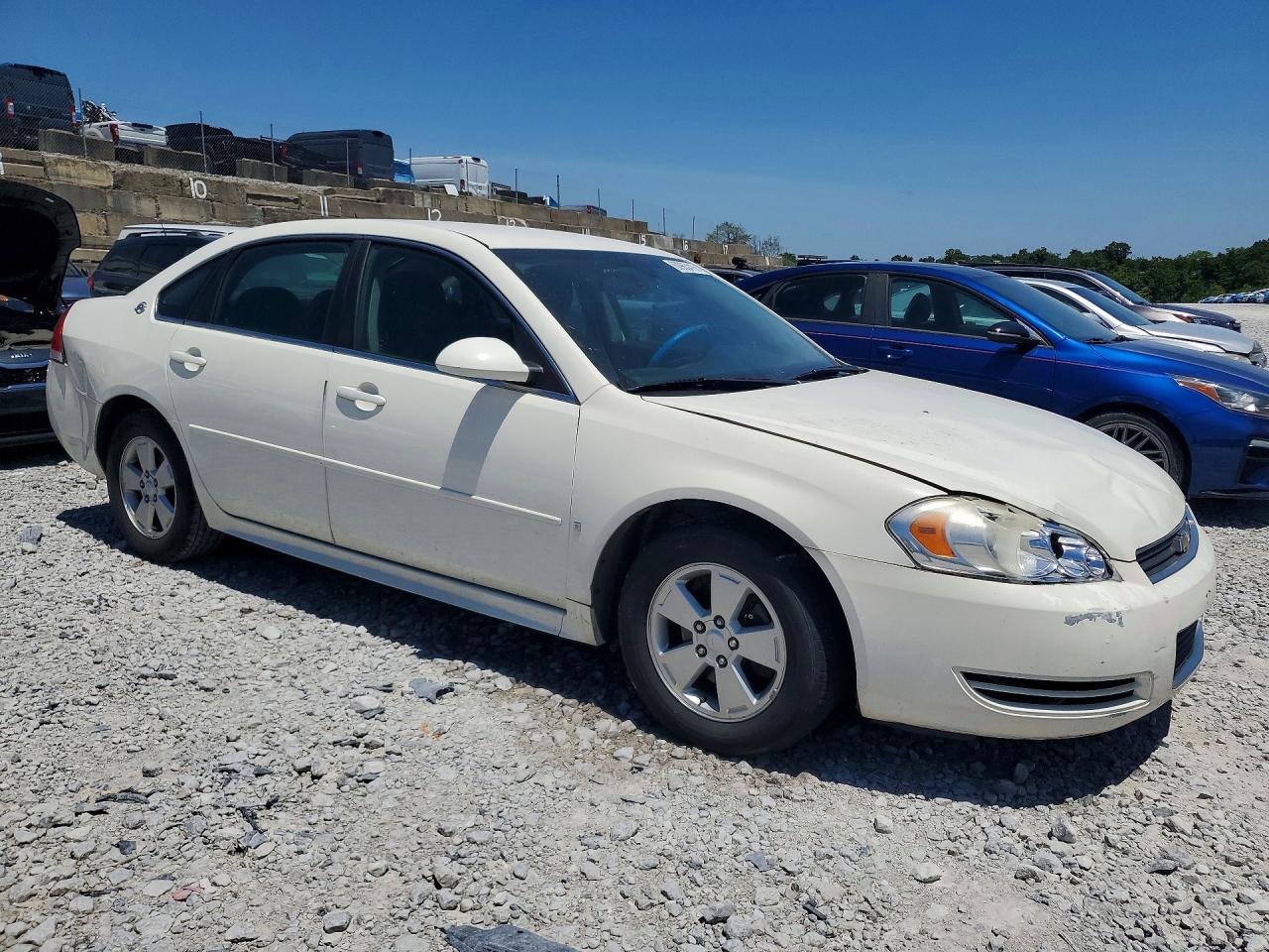 2009 Chevrolet Impala 1lt White vin: 2G1WT57K991248201