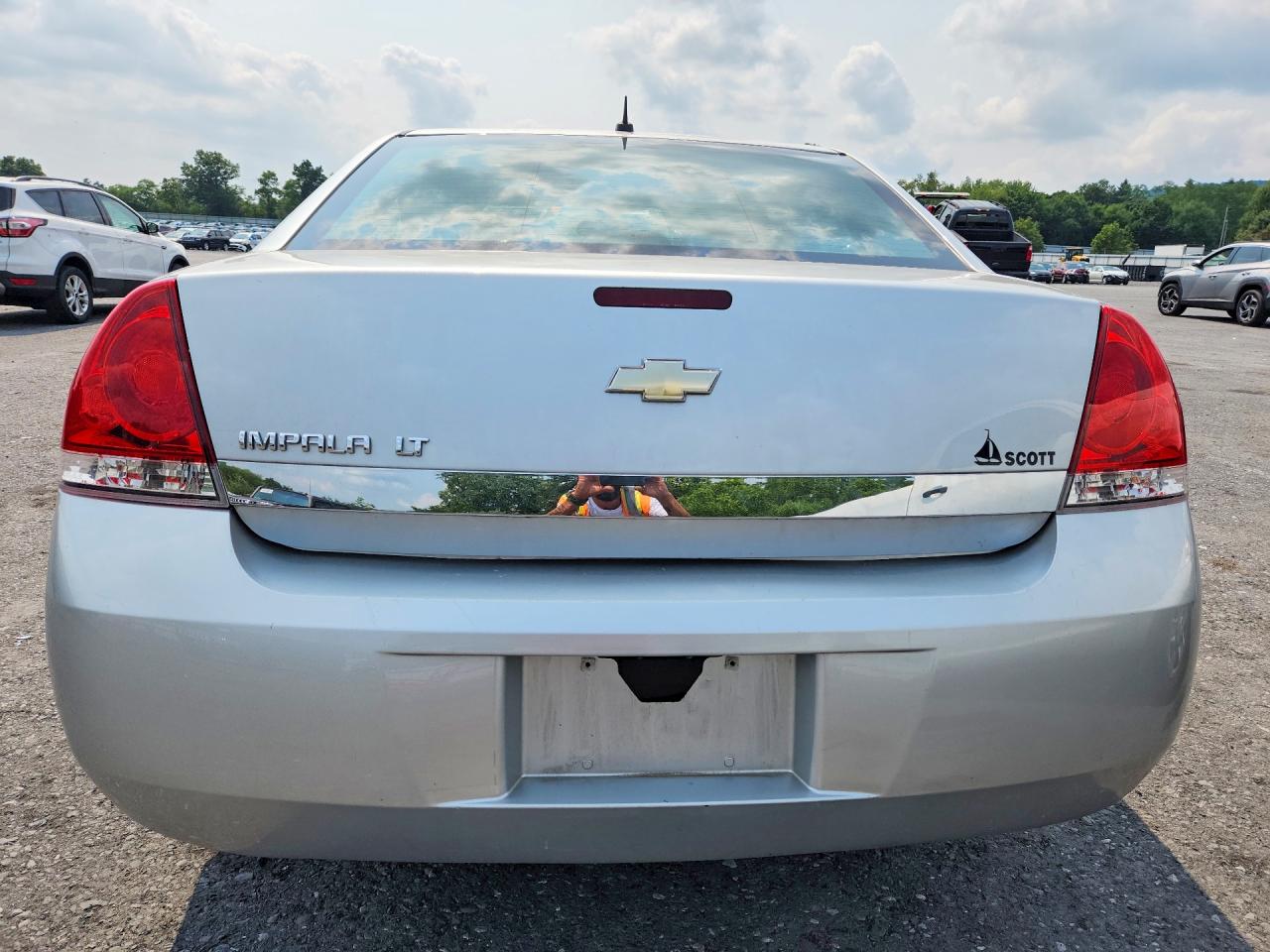 2009 Chevrolet Impala 1lt Silver vin: 2G1WT57N491158111