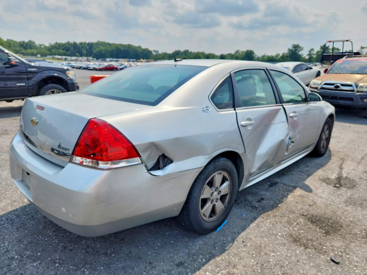 2009 Chevrolet Impala 1lt Silver vin: 2G1WT57N491158111
